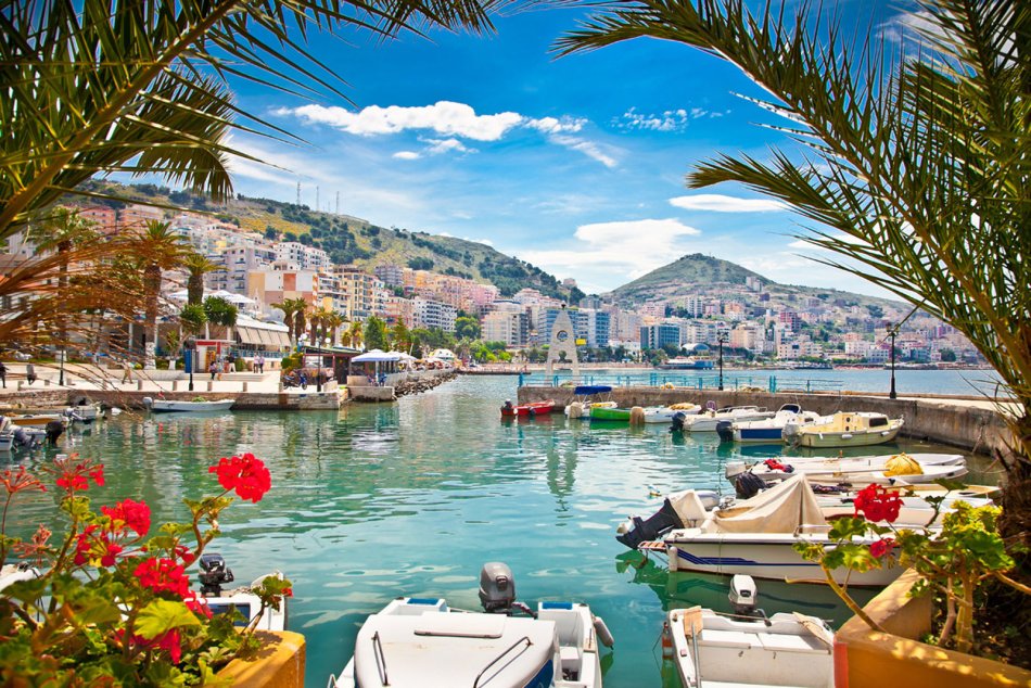 Sarande, shitet ambjent biznesi , Kati 0, 3,110 m² 4,500,000 € (Sarande)