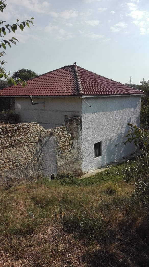Tirane, shes shtepi 3+1+BLK Kati 2, 200 m² 63.000 Euro (Rruga Myslym Keta Tirane)