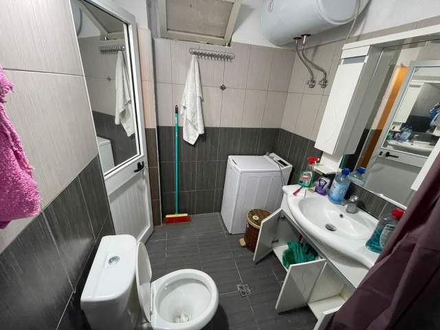Tirane, shes apartament 1+1 Kati 1, 50 m² 50.000 Euro (Idriz Dollaku)