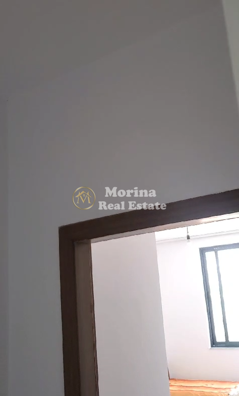Tirane, jepet me qera apartament 2+1 Kati 3, 100 m² 300 € (Shkoze)