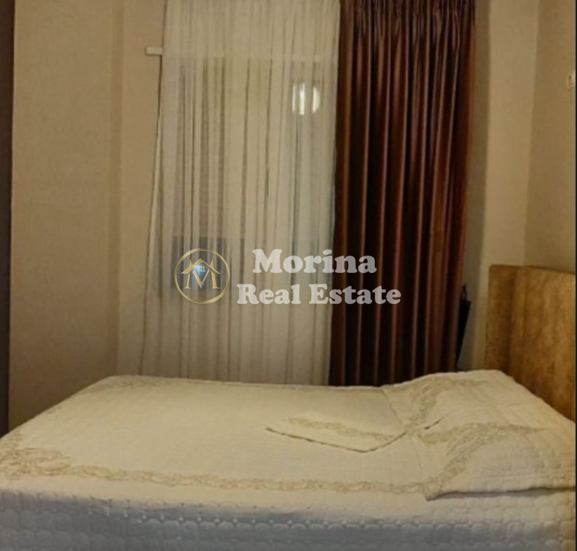 Tirane, jepet me qera apartament 3+1 Kati 2, 105 m² 1.000 € (Kopshti Botanik)