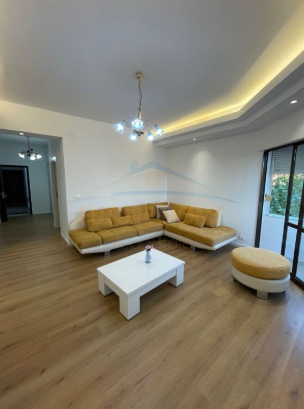 Tirane, shitet apartament 2+1 Kati 6, 112 m² 170.000 € (perball Maternitetit te Ri, Tiranë AREA44858)