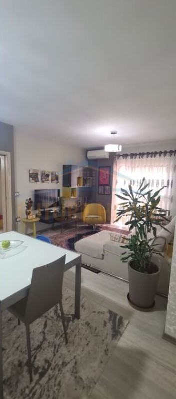 Tirane, jepet me qera apartament 2+1 Kati 8, 80 m² 550 € (Unaza e Re, Tiranë. AREA45580)