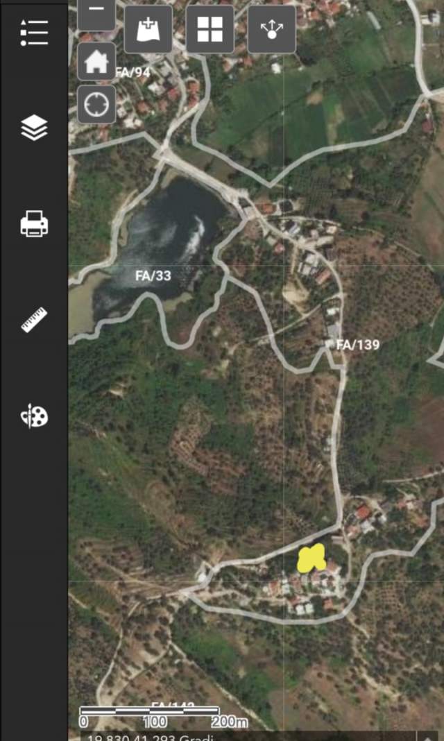 Tirane, shes truall 850 m2 250€ m2 (Mjull)