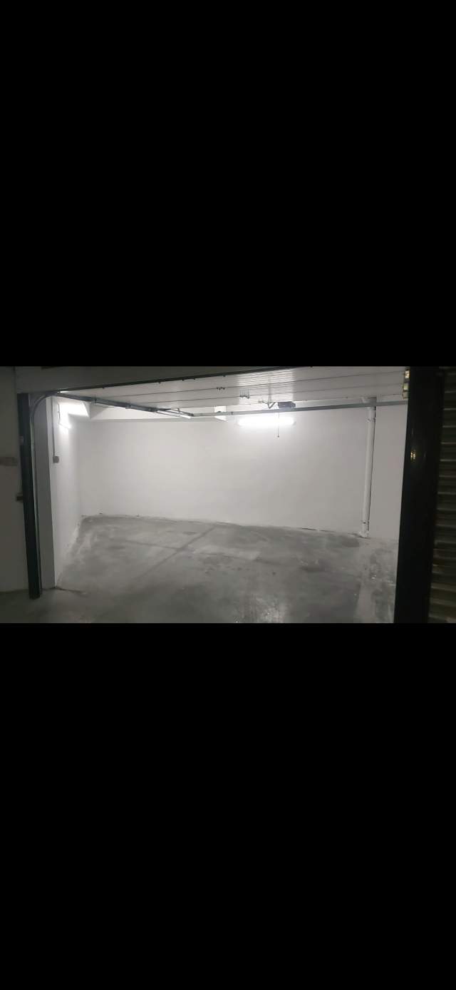 Tirane, shitet Garazh 26 m²,  45.000 Euro (Barrikada)