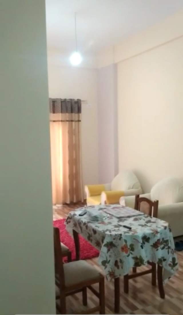 Tirane, shitet apartament 2+1+BLK Kati 1, 95 m² 78.000 Euro (kompleksi golden park)