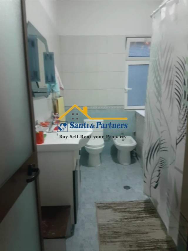 Tirane, jap me qera Vile 3+1+A+BLK Kati 2, 120 m² 1.000 Euro (Rruga Elbasanit)