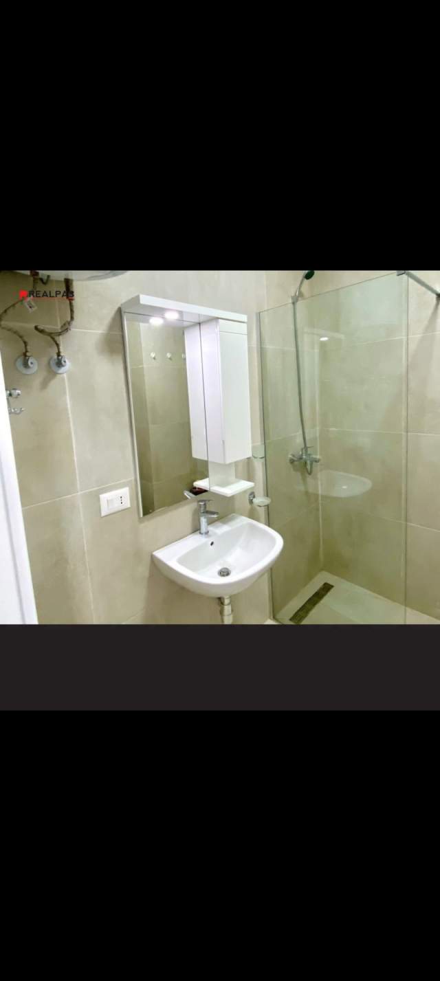 Tirane, jepet me qera apartament 1+1 Kati 6, 70 m² 400 Euro (rruga e dibres)
