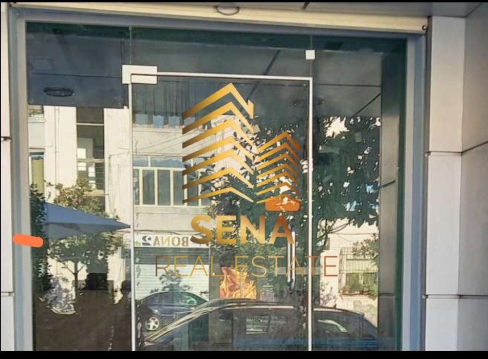 Tirane, jepet me qera ambjent biznesi Kati 1, 27 m² 800 € (Rruga Asim Vokshi)