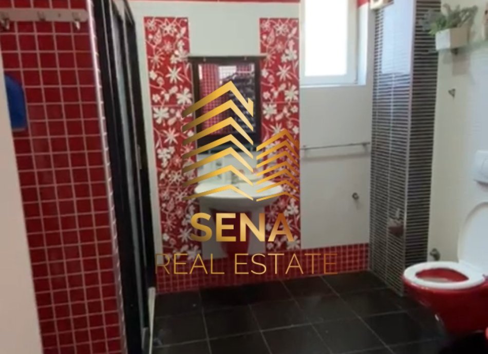 Tirane, jepet me qera shtepi 3+1+Ballkon Kati 3, 130 m² 650 € (Rruga Vildan Luarasi)