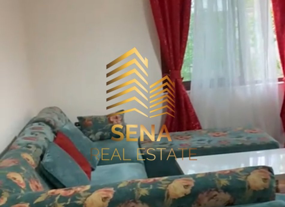 Tirane, jepet me qera Vile 2+1+Ballkon Kati 1, 80 m² 400 € (Rruga Mihal Grameno)