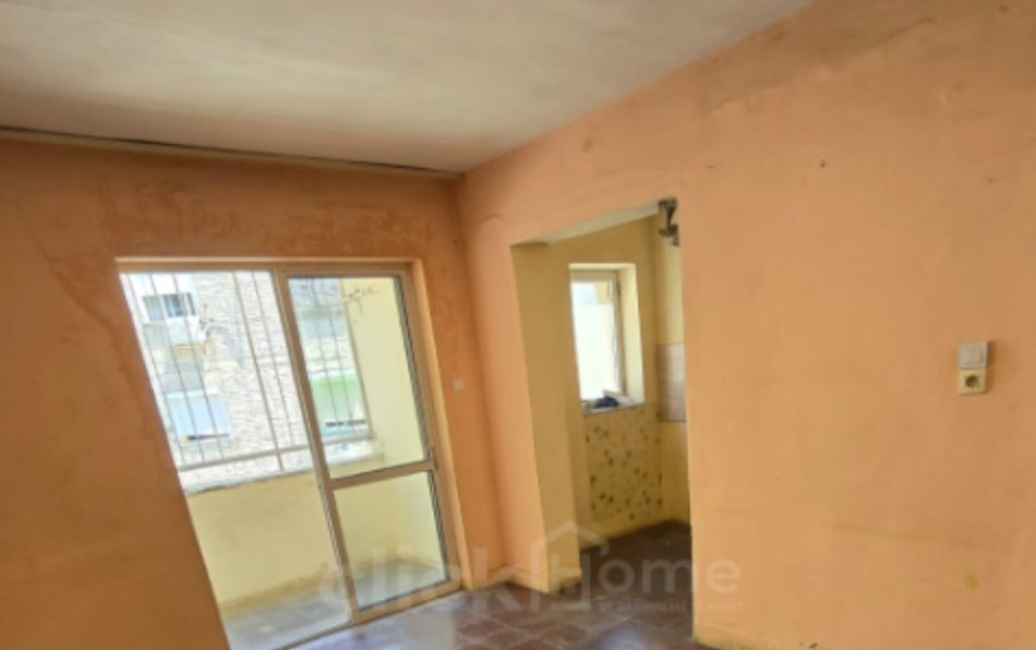Tirane, shes apartament 1+1 Kati 3, 60 m² (Irfan Tomini)