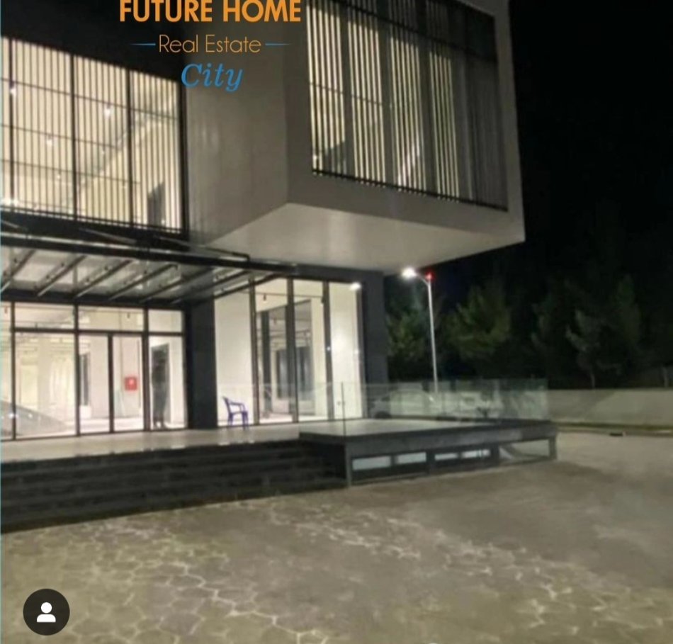 Tirane, jepet me qera ambjent biznesi ndertese 3 kateshe,  15.000 € (Kashar)