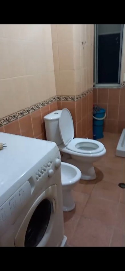 Durres, jepet me qera ,