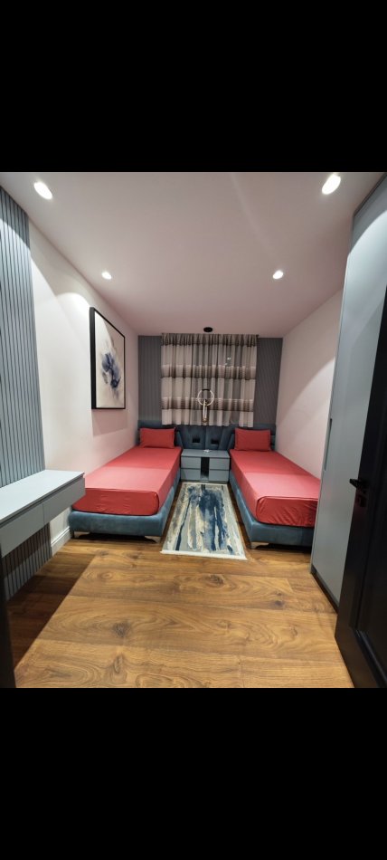 Tirane, jap me qera 3+1+Aneks+Ballkon Kati 0, 350 m² 4.001 € (TEG)