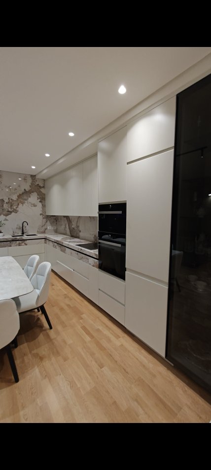 Tirane, shes 3+1+Ballkon Kati 2, 148 m² 416.001 € (TEG)