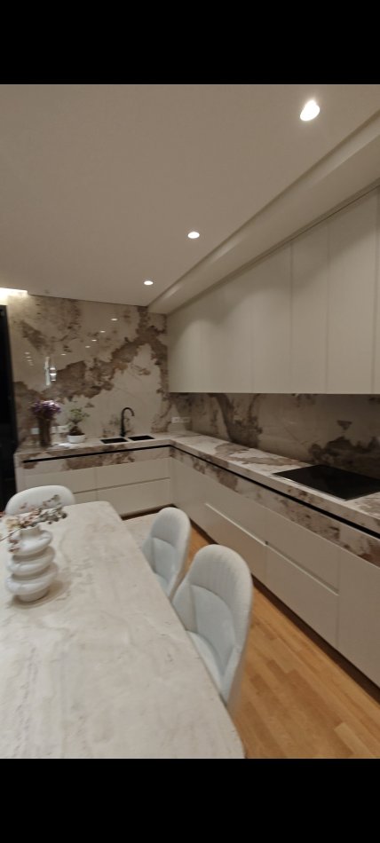 Tirane, shes 3+1+Ballkon Kati 2, 148 m² 416.001 € (TEG)