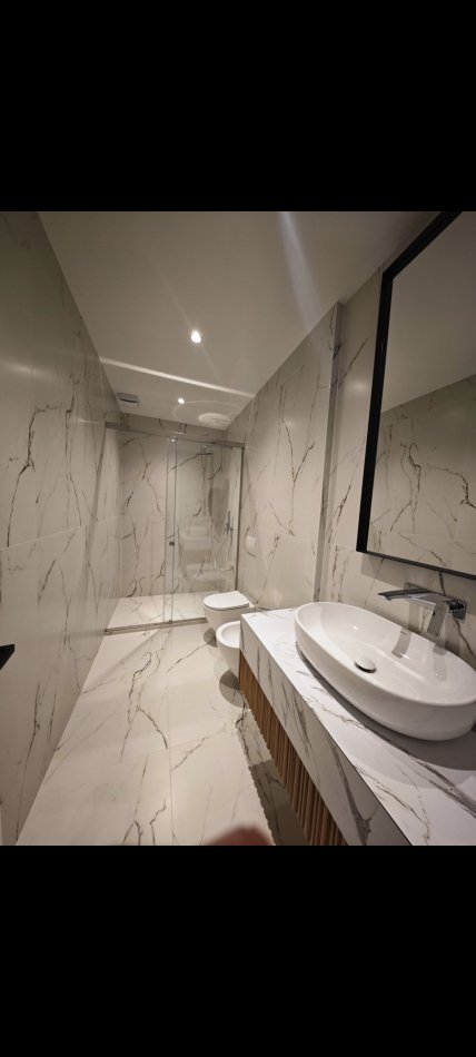 Tirane, jepet me qera 1+1 Kati 11, 80 m² 1.200 € (Taiwani Qënder)