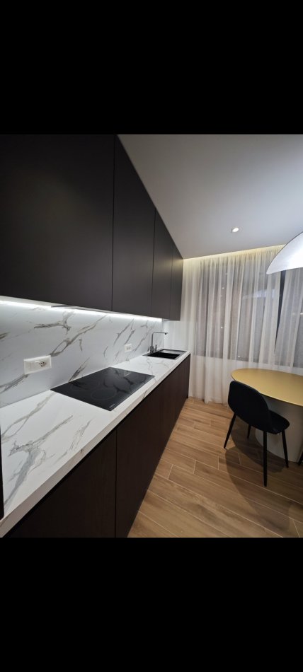 Tirane, jepet me qera 1+1 Kati 11, 80 m² 1.200 € (Taiwani Qënder)