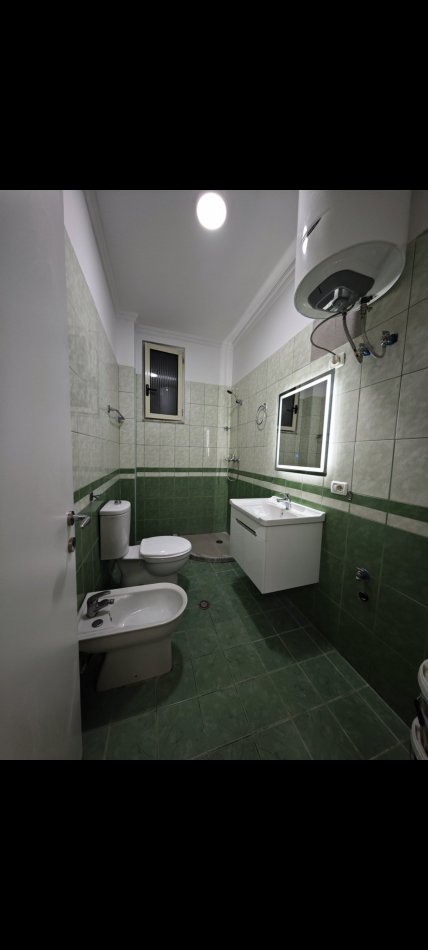 Tirane, shes 1+1 Kati 1, 72 m² 99.000 €