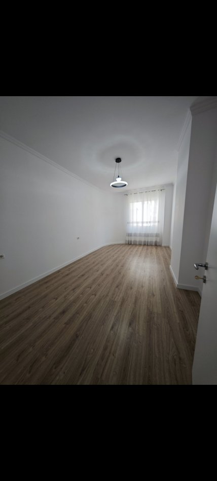 Tirane, shes 1+1 Kati 1, 72 m² 99.000 €