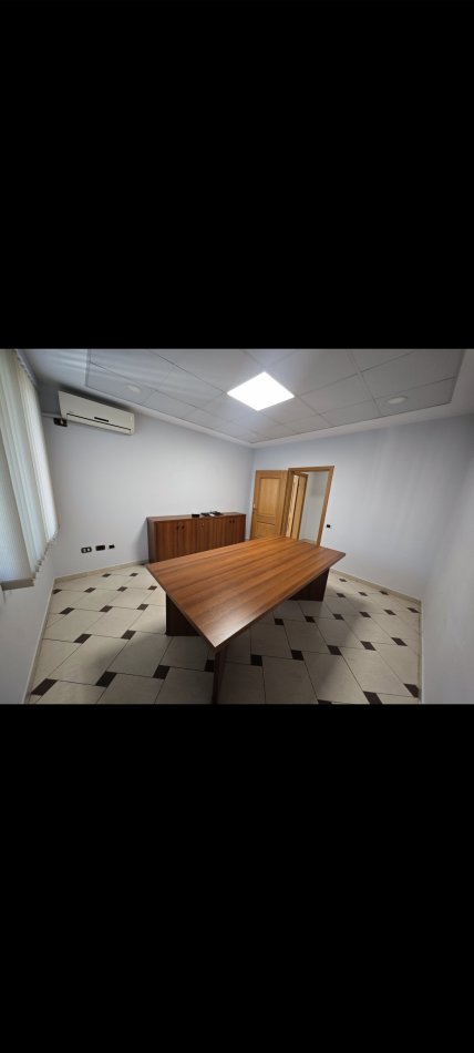Tirane, jepet me qera Kati 5, 110 m² 1.300 € (Blloku)