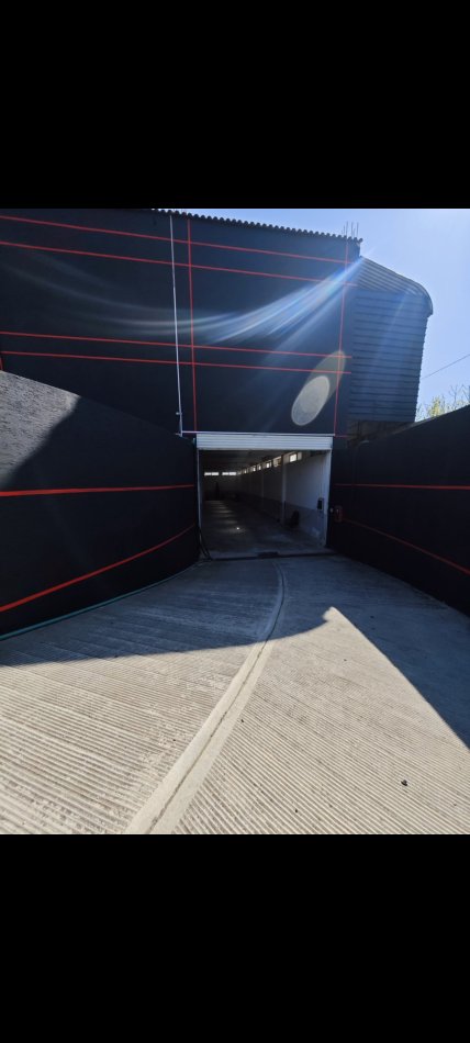 Tirane, shitet Kapanon Kati 0, Truall 4.000 m² (Vorë - Rinas)