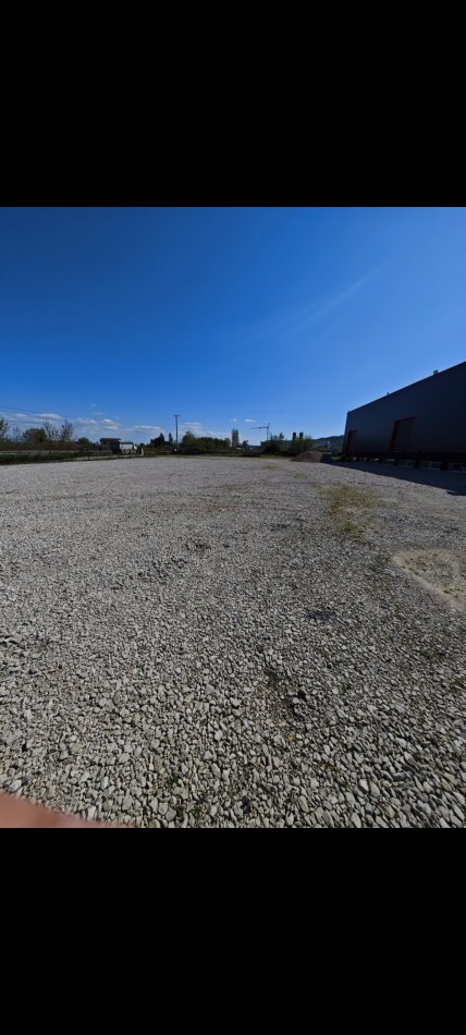 Tirane, shitet Kapanon Kati 0, Truall 4.000 m² (Vorë - Rinas)