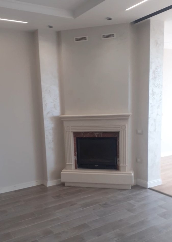 Tirane, shitet apartament 3+1+2 + Ballkon, Kati 5, me shensor.