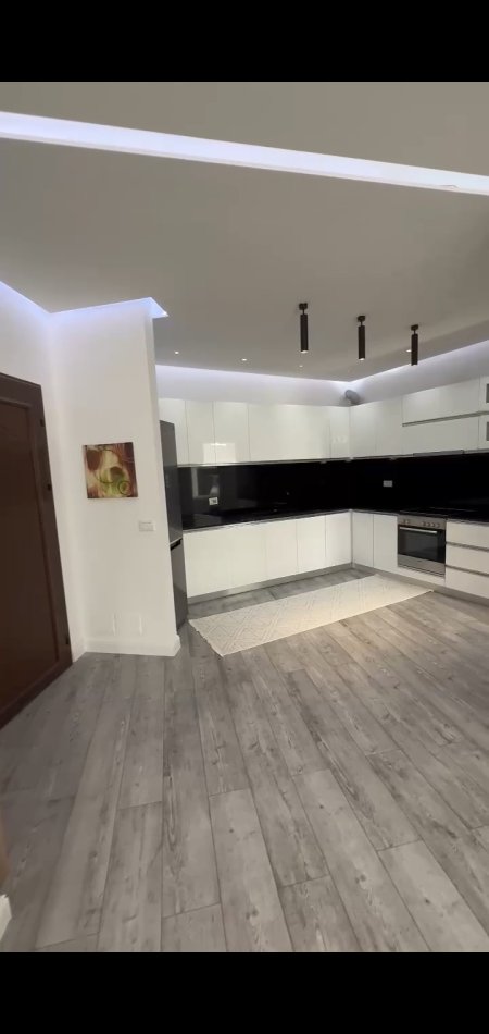 Tirane, shitet apartament 2+1+Ballkon Kati 7, 84.5 m² 129.000 €