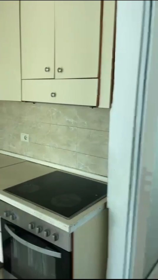 Tirane, jepet me qera apartament 1+1+Ballkon Kati 1, 56 m² 450 € (Bulevardi zhan dark)