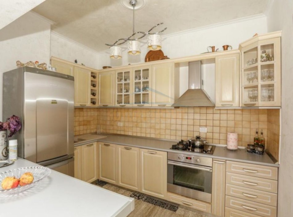 Tirane, shitet apartament 3+1 Kati 16, 157 m² 450.000 € (Rrugen Kostandin Kristoforidhi, 9 Katshet, Tirane, AREA43148)