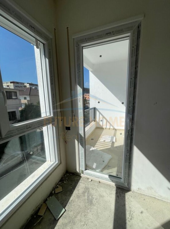 Tirane, shitet apartament 2+1 Kati 1, 114 m² 161.000 € (Rruga 5 Maji, Tiranë AREA44861)