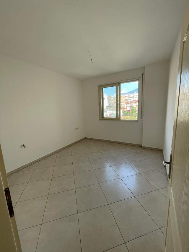 Tirane, shitet apartament 2+1+BLK Kati 3, 83 m² 106.000 Euro (Rruga Haxhi Sina)