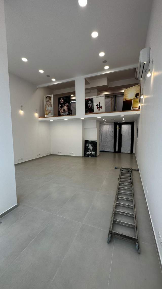 Tirane, jepet me qera ambjent biznesi Kati 0, 75 m² 2.500 Euro (Myslym Shyri)
