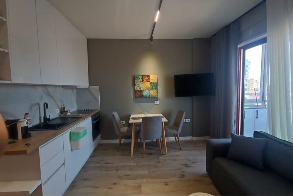 Tirane, jepet me qera apartament 1+1 Kati 5, 55 m² 600 € (Rruga e Dibres)