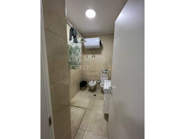 Tirane, jepet me qera apartament 3+1+BLK Kati 3, 102 m² 700 Euro (21 Dhjetori)
