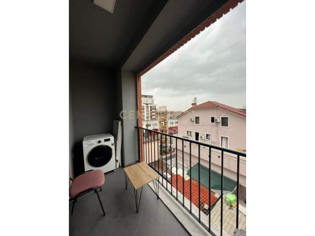 Tirane, jepet me qera apartament 3+1+BLK Kati 3, 102 m² 700 Euro (21 Dhjetori)