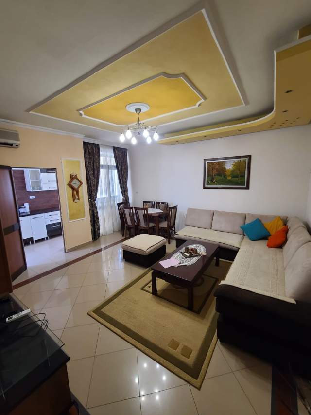 Tirane, jepet me qera apartament 2+1+BLK Kati 4, 75 m² 450 Euro (Shkolla e Baletit)