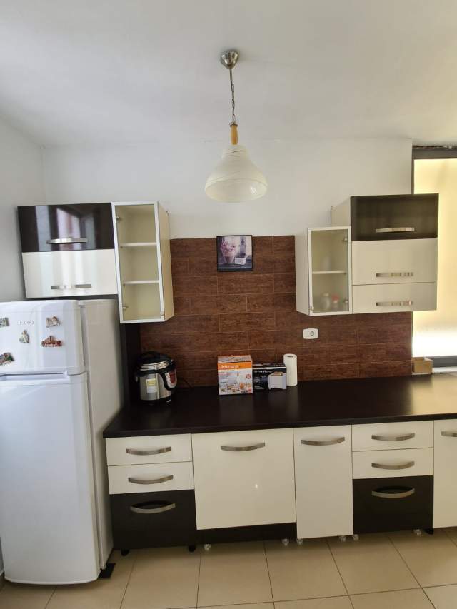 Tirane, jepet me qera apartament 2+1+BLK Kati 4, 75 m² 450 Euro (Shkolla e Baletit)