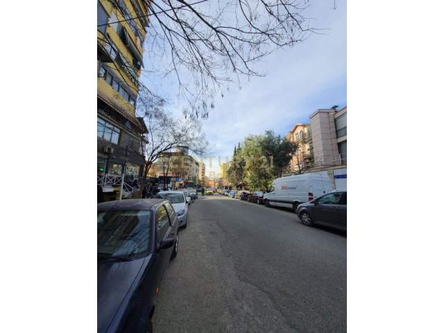 Tirane, shitet ambjent biznesi Kati 0, 42 m² 57.000 Euro (Tregu Elektrik)
