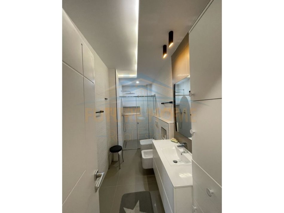 0683487469  Tirane, shitet apartament 3+1+Aneks+Ballkon Kati 6, 150 m² 400.000 € (Tek SHALLVARET)