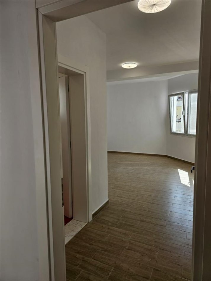 Tirane, shitet apartament 3+1+Ballkon, Kati 7, 166 m² 199,200 € (Grand Gallery)