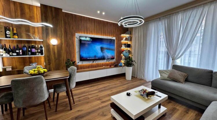 Tirane, jepet me qera apartament 2+1+Ballkon Kati 7, 100 m² 750 € (Fusha Aviacionit)