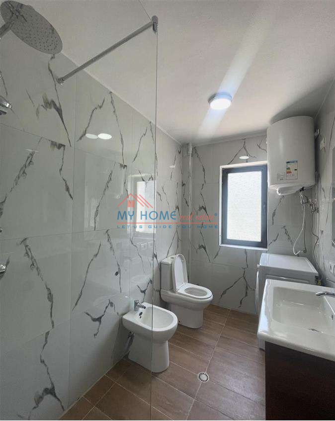 Tirane, shes apartament 1+1+Ballkon Kati 3, 54 m² 110.000 € (Rruga Ferit Xhajko)