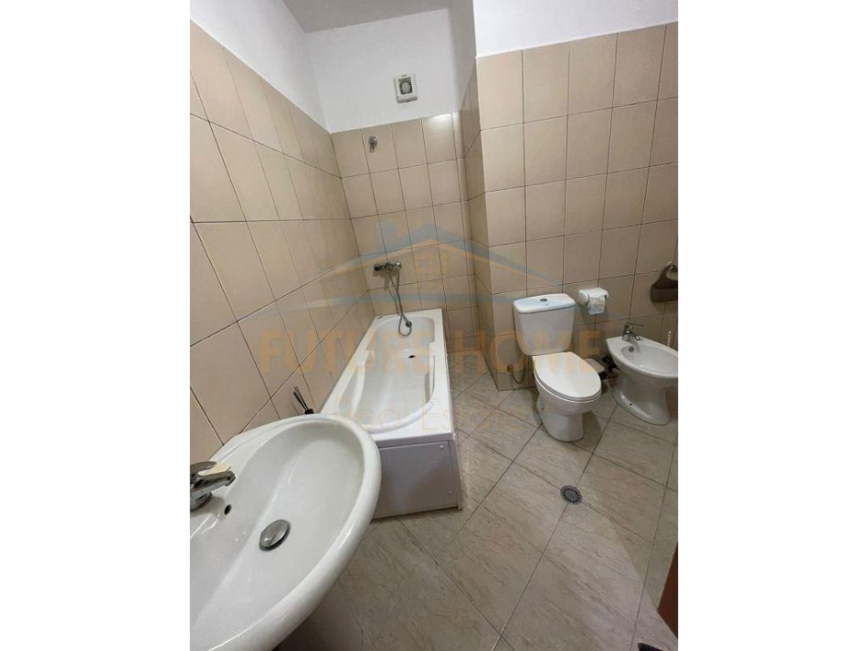 Tirane, shitet apartament 1+1 Kati 1, 72 m² 88.000 € (Rruga Muhamed Deliu)