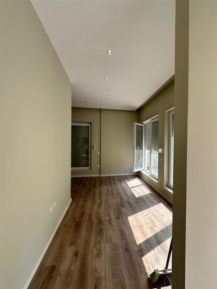 Tirane, shitet 1+1 Kati 1, 54 m² 89.000 € (Kopshti Zologjik)