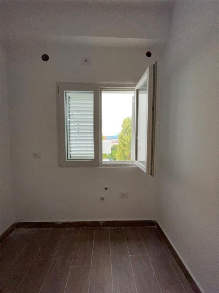 Tirane, shitet apartament 1+1+Ballkon Kati 4, 51 m² 78.000 € (Selite)