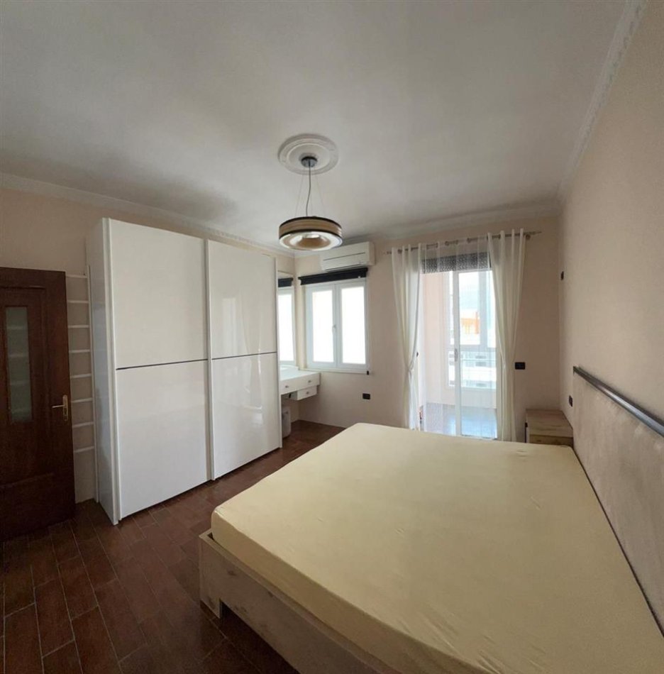 Tirane, shitet apartament 1+1 Kati 8, 87 m² 113.000 € (Yzberisht)