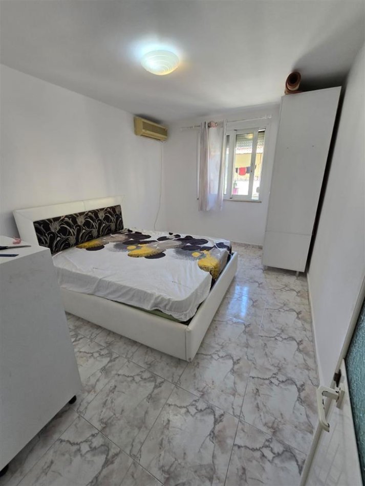 Tirane, shitet apartament 1+1 Kati 3, 52 m² 88.000 € (Pazari i Ri)